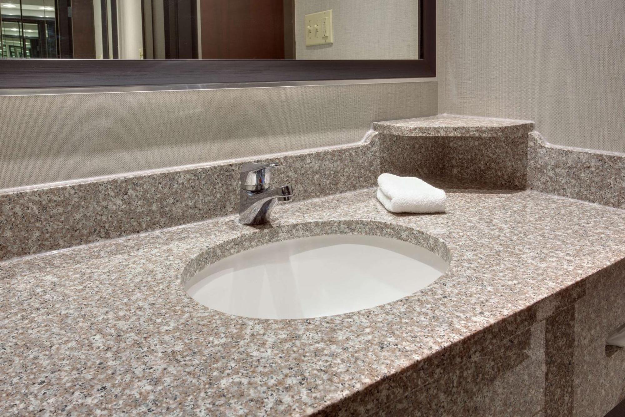 Drury Inn & Suites Louisville East Luaran gambar
