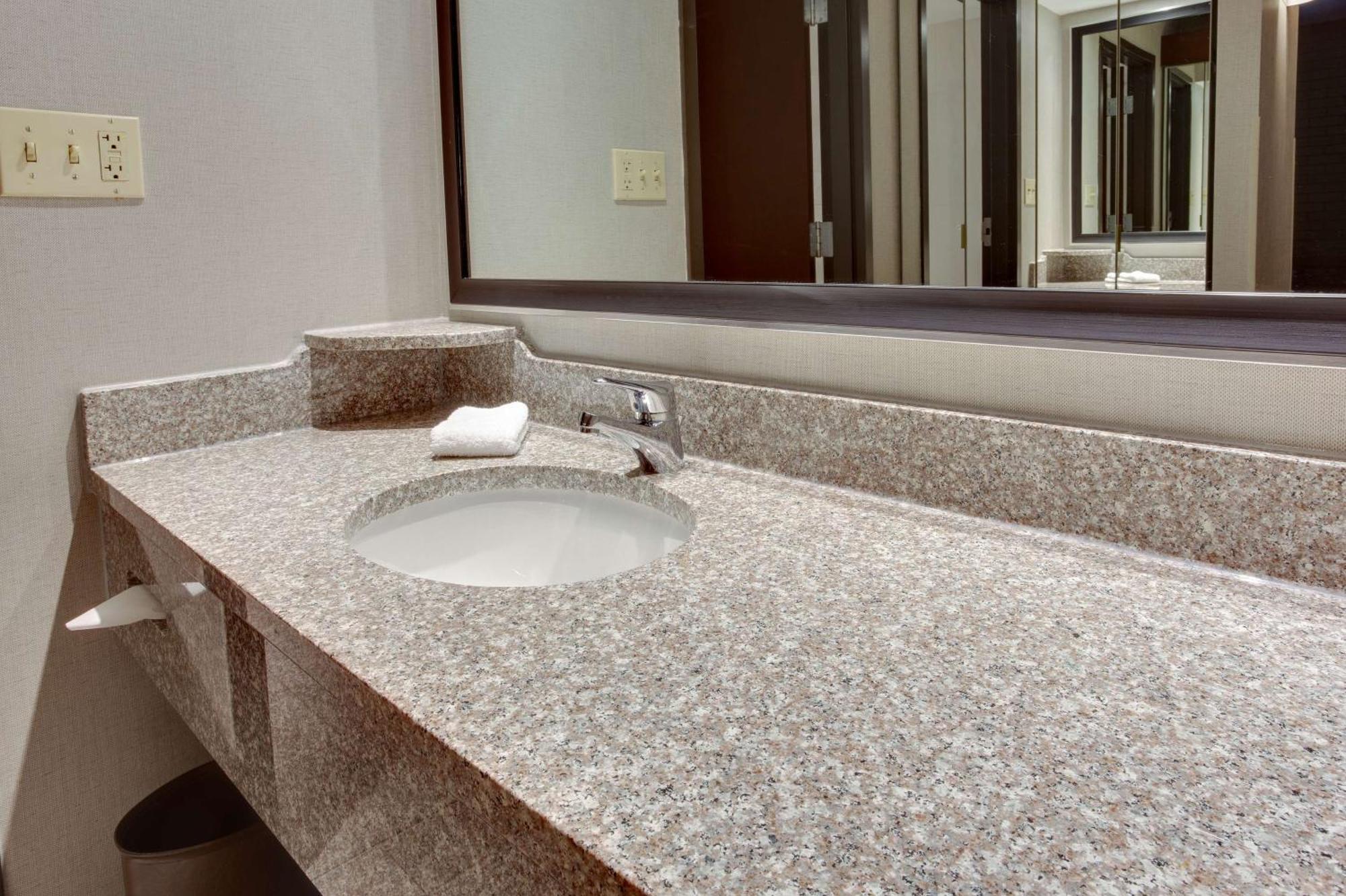 Drury Inn & Suites Louisville East Luaran gambar